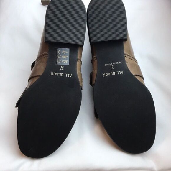 ALL BLACK BELTED KITTY BOOTIES.  NEW - Picture 3 of 7